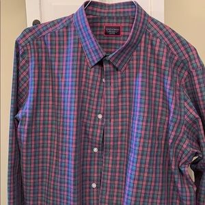 NWOT. Men’s Untuckit button down never worn.